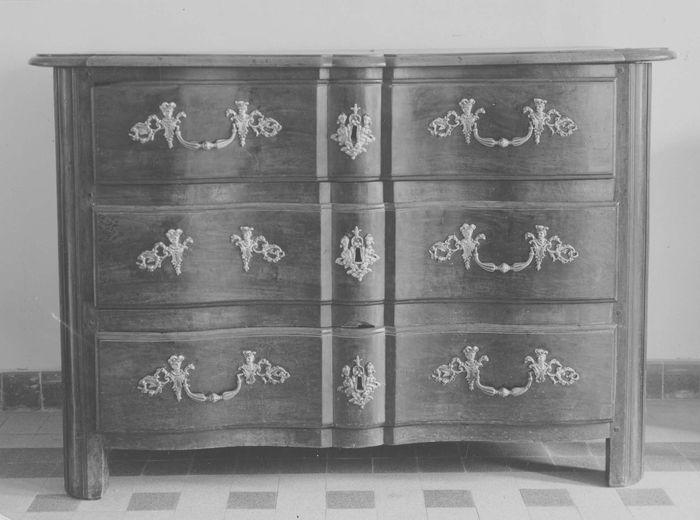 commode, vue générale - © Ministère de la Culture (France), Médiathèque du patrimoine et de la photographie (objets mobiliers), tous droits réservés