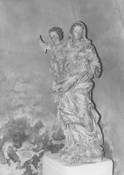 statue : Vierge à l'enfant, vue générale