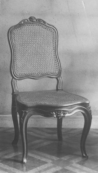 chaise, vue générale - © Ministère de la Culture (France), Médiathèque du patrimoine et de la photographie (objets mobiliers), tous droits réservés