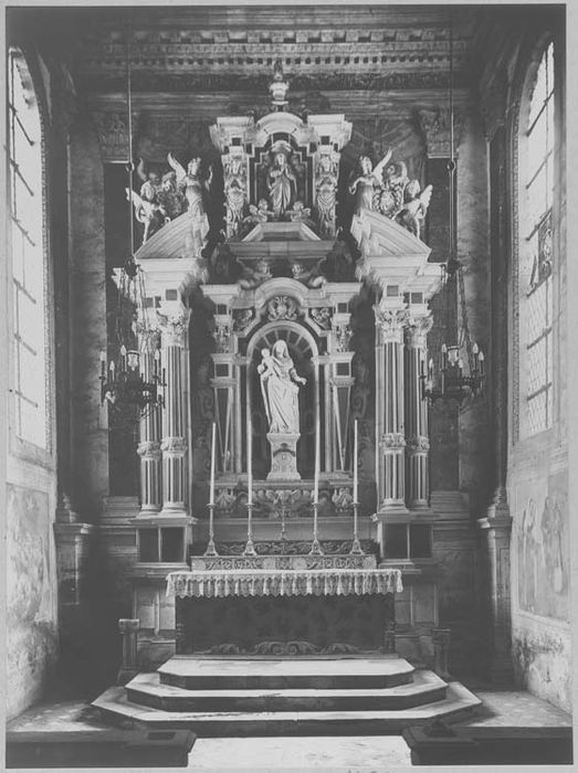 retable de la chapelle de la Vierge, dite de Nérestang, 2 statues : La Vierge, Vierge à l'Enfant