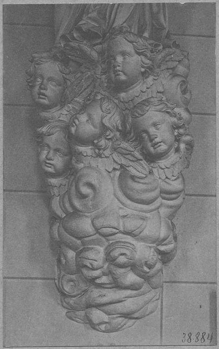 statue : La Vierge, détail du socle - © Ministère de la Culture (France), Médiathèque du patrimoine et de la photographie, diffusion RMN-GP