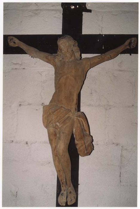 Statue : Christ en croix