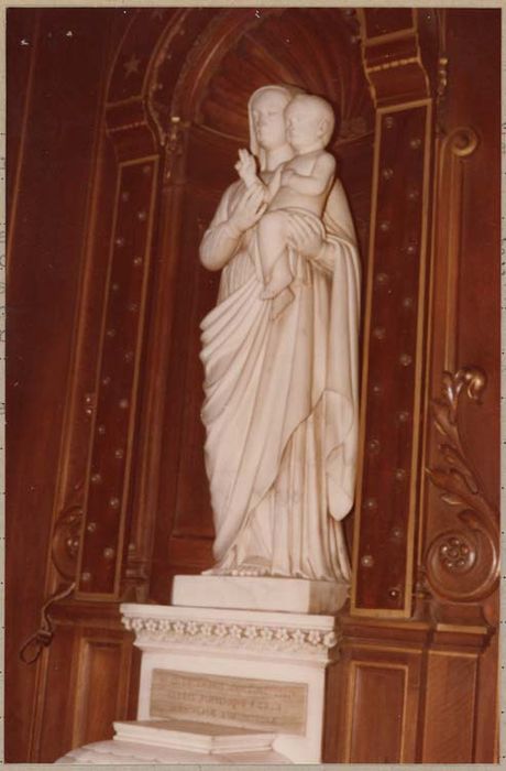 Statue : Vierge à l'Enfant