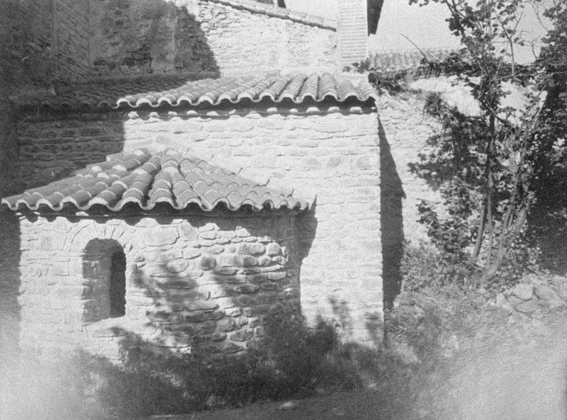 Eglise abbatiale : absidiole nord du choeur, côté est