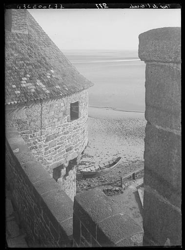 Tour de l'arcade et barque