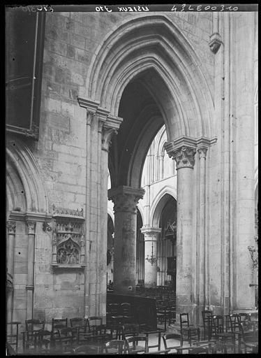 Arcade, transept et piliers