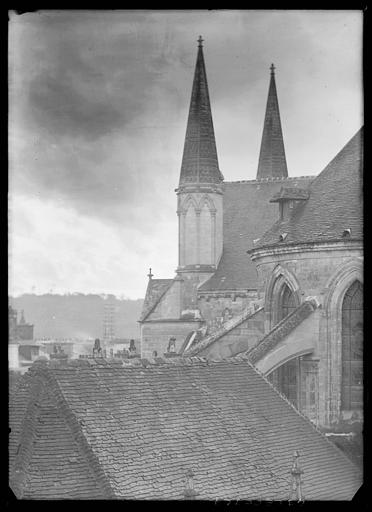 Deux clochetons, transept