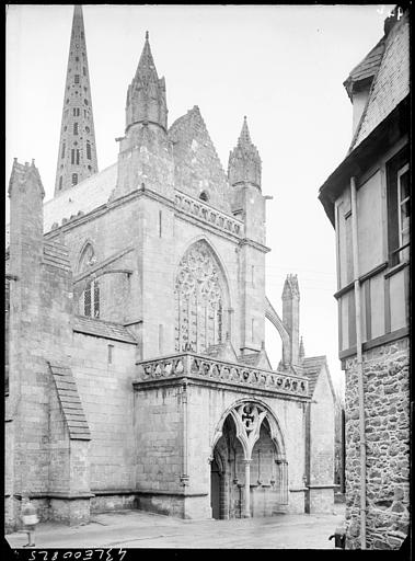 Porche de la cathédrale