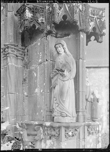 Statue de Sainte Hillanna