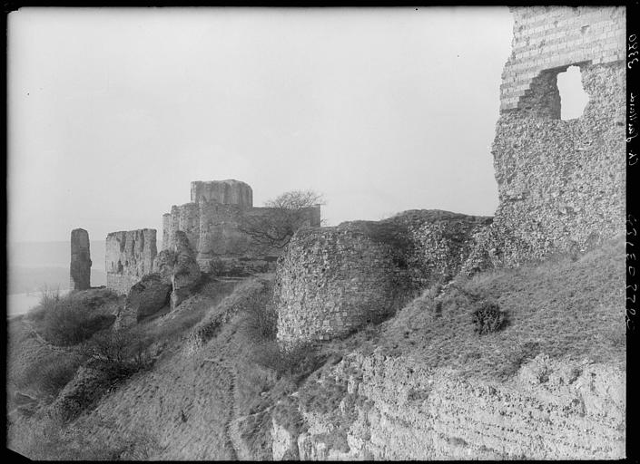 Les ruines sur côteau