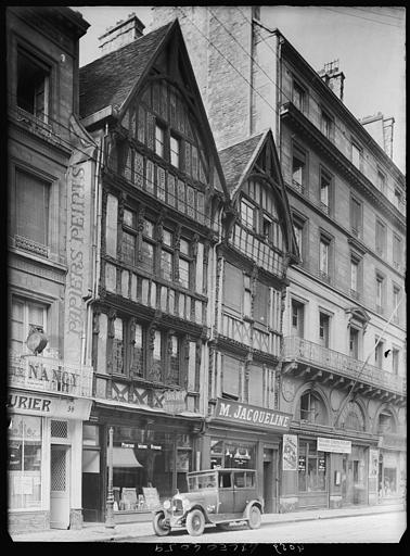 Deux maisons rue Saint-Pierre