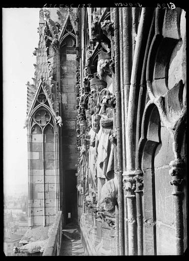 Saint-Ouen : statues du transept