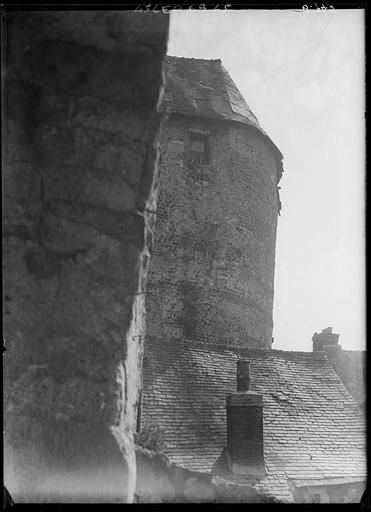 Tour de l'enceinte gallo-romaine