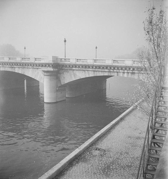 [Le pont de la Concorde]