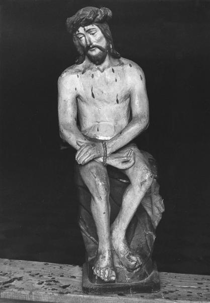 statue : Christ souffrant