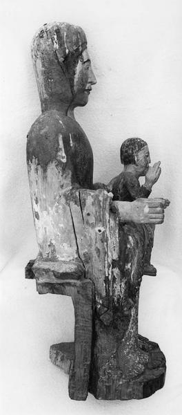 groupe sculpté : Vierge en majesté, vue du côté droit - © Ministère de la Culture (France), Médiathèque du patrimoine et de la photographie (objets mobiliers), tous droits réservés