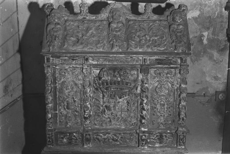 châsse-reliquaire, vue de face - © Ministère de la Culture (France), Médiathèque du patrimoine et de la photographie (objets mobiliers), tous droits réservés