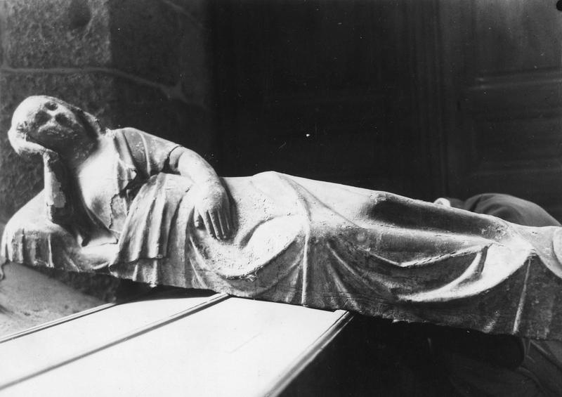statue : Vierge sur son lit d'accouchée - © Ministère de la Culture (France), Médiathèque du patrimoine et de la photographie (objets mobiliers), tous droits réservés