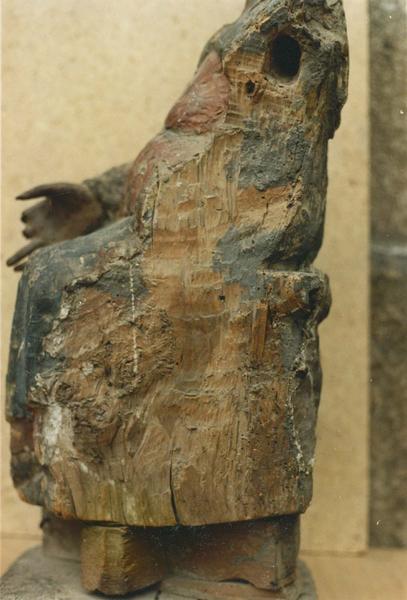 statuette : Vierge, détail du siège - © Ministère de la Culture (France), Médiathèque du patrimoine et de la photographie (objets mobiliers), tous droits réservés