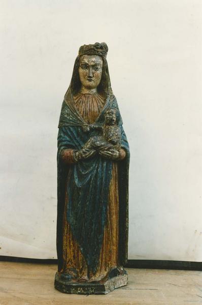 groupe sculpté : Vierge à l'Enfant, vue d'ensemble