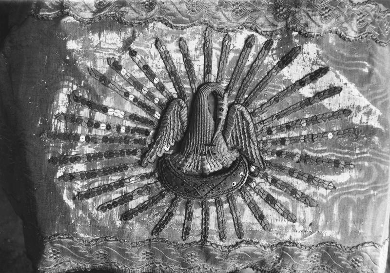 devant d'autel avec pélican dans une gloire - © Ministère de la Culture (France), Médiathèque du patrimoine et de la photographie (objets mobiliers), tous droits réservés