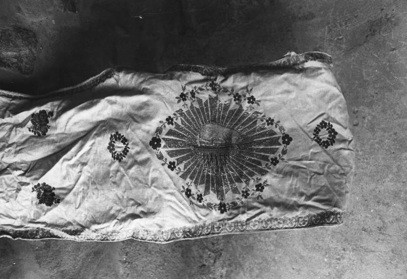 voile huméral : agneau Pascal - © Ministère de la Culture (France), Médiathèque du patrimoine et de la photographie (objets mobiliers), tous droits réservés