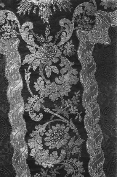 chasuble, détail - © Ministère de la Culture (France), Médiathèque du patrimoine et de la photographie (objets mobiliers), tous droits réservés