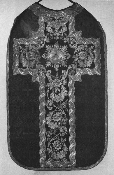 chasuble, dos - © Ministère de la Culture (France), Médiathèque du patrimoine et de la photographie (objets mobiliers), tous droits réservés