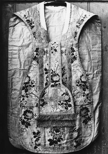 chasuble, manipule