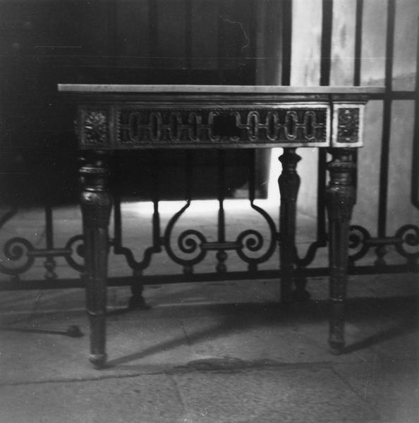 console, style Louis XVI - © Ministère de la Culture (France), Médiathèque du patrimoine et de la photographie (objets mobiliers), tous droits réservés