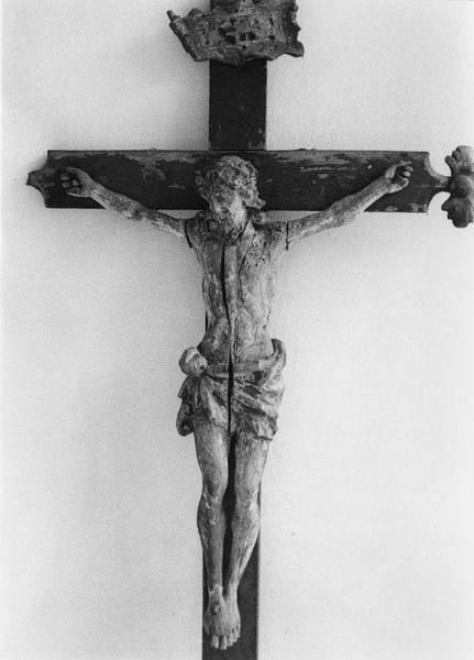 croix de procession avec une statue représentant le Christ en croix - © Ministère de la Culture (France), Médiathèque du patrimoine et de la photographie (objets mobiliers), tous droits réservés