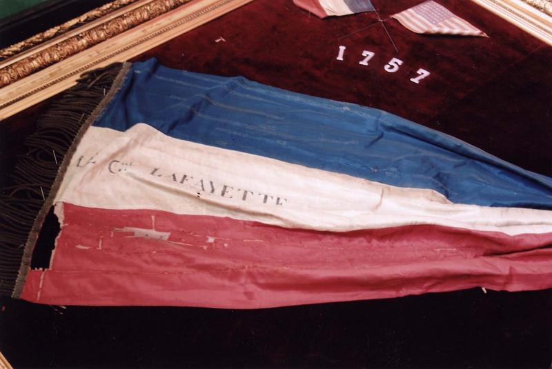 insigne : écharpe tricolore du général Lafayette (1757-1834), détail