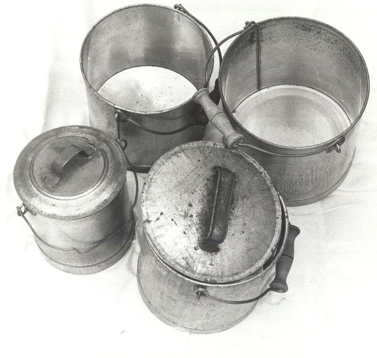 seaux à lait - © Ministère de la Culture (France), Médiathèque du patrimoine et de la photographie, diffusion RMN-GP