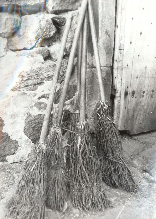balais d’écurie - © Ministère de la Culture (France), Médiathèque du patrimoine et de la photographie, diffusion RMN-GP