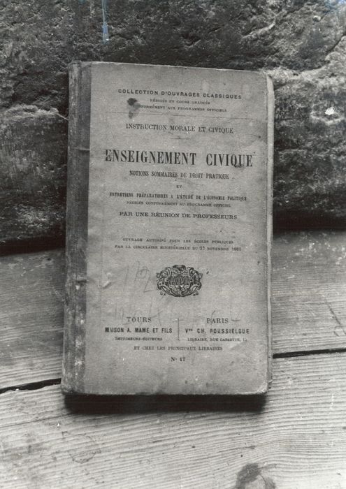 livre : Enseignement civique - © Ministère de la Culture (France), Médiathèque du patrimoine et de la photographie, diffusion RMN-GP