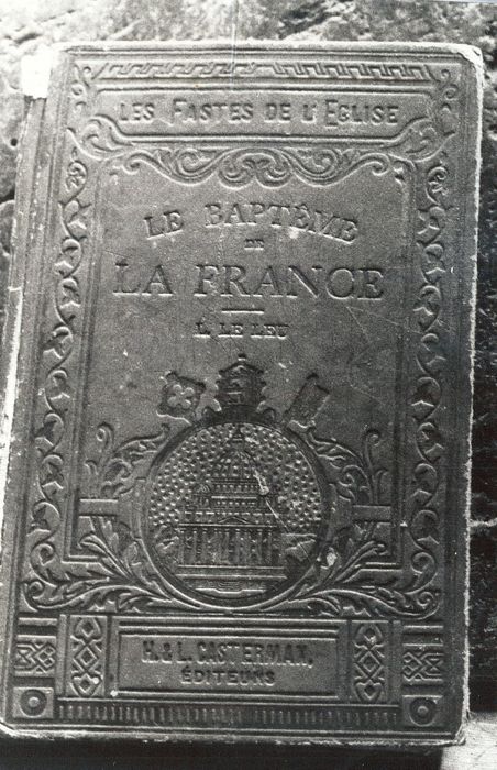 livre : Les Fastes de l'Eglise, Le Baptême de la France - © Ministère de la Culture (France), Médiathèque du patrimoine et de la photographie, diffusion RMN-GP