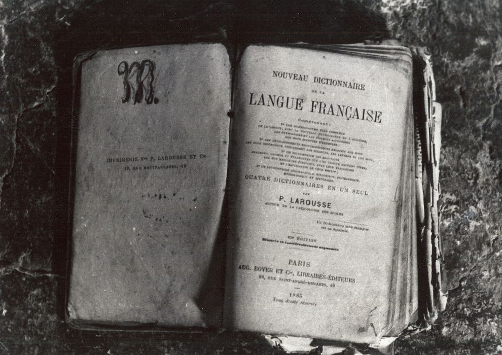 livre : Nouveau Dictionnaire de la Langue Française - © Ministère de la Culture (France), Médiathèque du patrimoine et de la photographie, diffusion RMN-GP