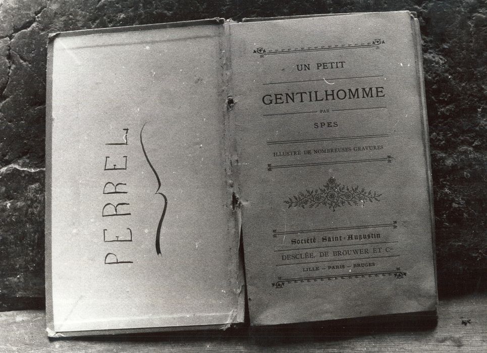 livre : Un Petit gentilhomme - © Ministère de la Culture (France), Médiathèque du patrimoine et de la photographie, diffusion RMN-GP