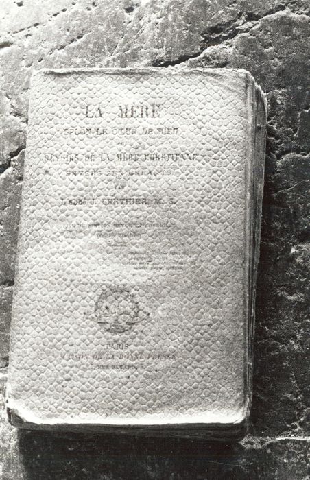 livre : La Mère selon le Coeur de Dieu - © Ministère de la Culture (France), Médiathèque du patrimoine et de la photographie, diffusion RMN-GP