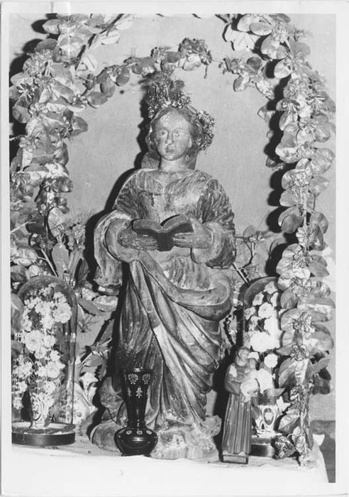 statue : Sainte au livre - © Ministère de la Culture (France), Médiathèque du patrimoine et de la photographie, Tous droits réservés