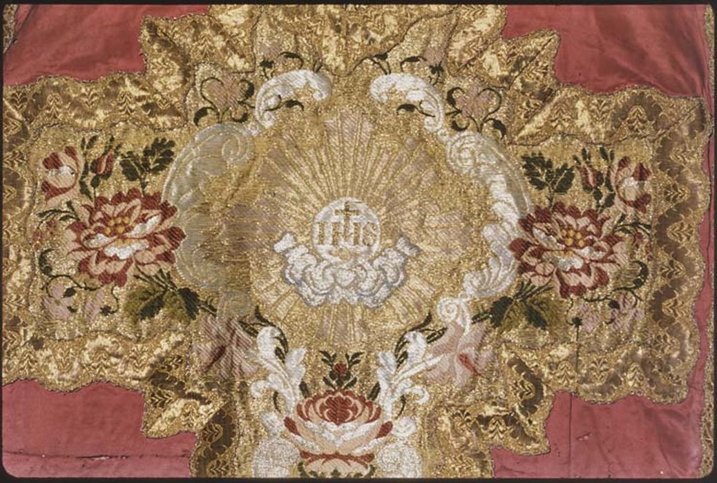 chasuble (ornement rouge), détail