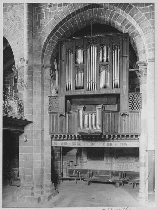 orgue de tribune : buffet d'orgue, partie instrumentale de l'orgue