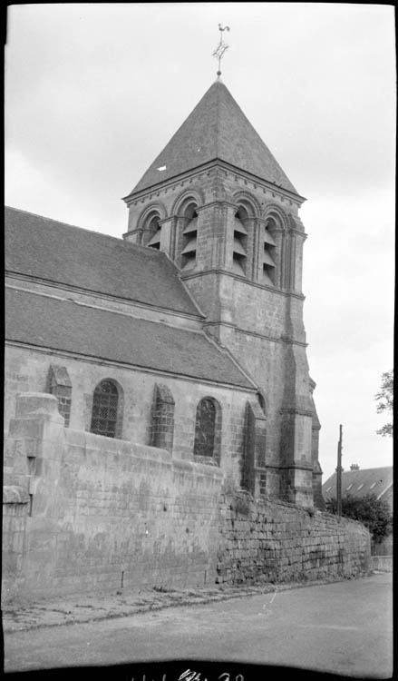 Clocher et façade latérale