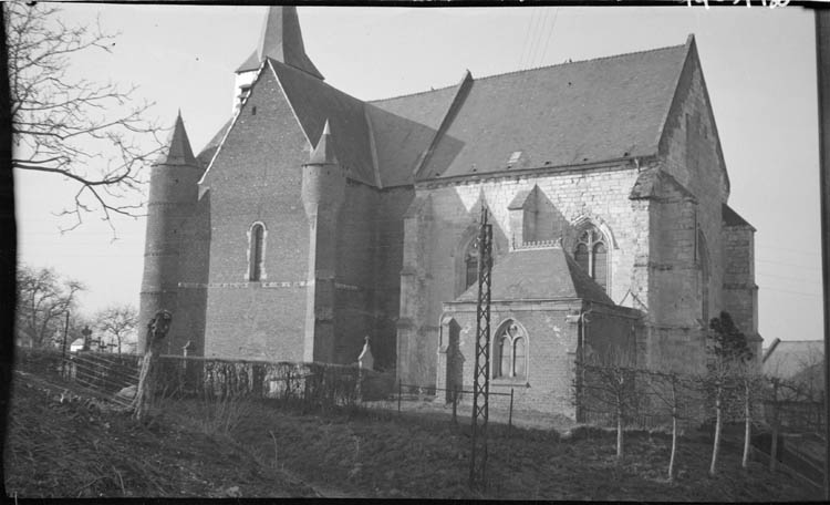 Vue d'ensemble de l'église et du cimetière