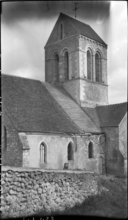 Clocher et façade latérale