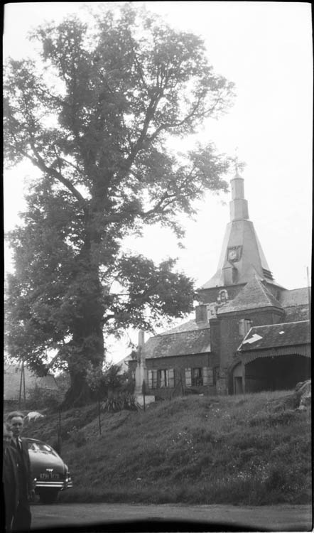 Vue du village avec le clocher de l'église