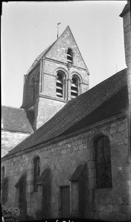 Clocher et façade latérale