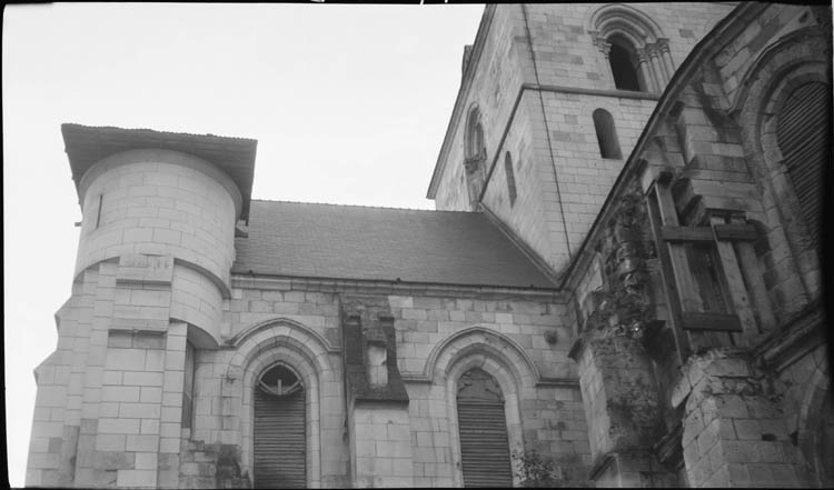 Parie supérieure des façades ; étais