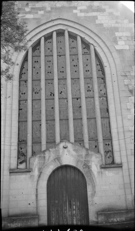 Porte d'entrée et verrière de la façade ouest