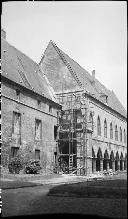 Echafaudage sur la façade pignon de l’aile nord